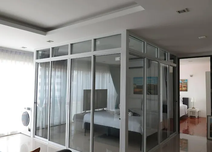 6-18 - Penthouse 3 Bedrooms Walking To Patong Beach