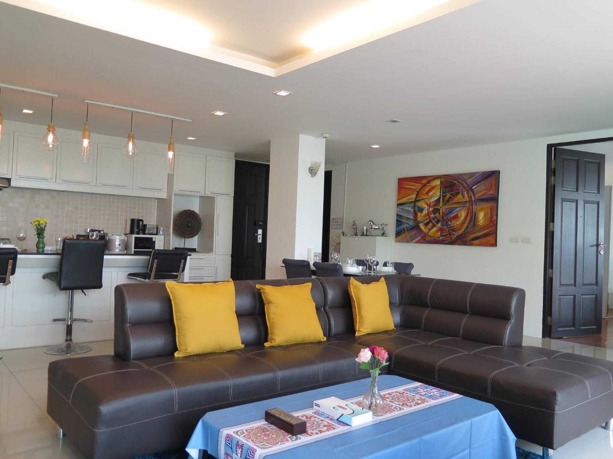 Apartment 6-18 - Penthouse 3 Bedrooms Walking To Patong