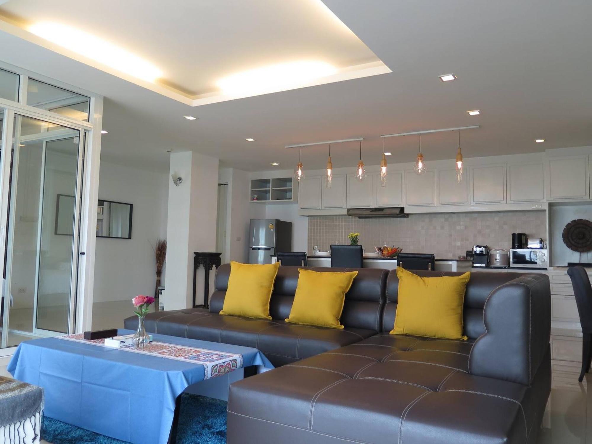 6-18 - Penthouse 3 Bedrooms Walking To * Patong