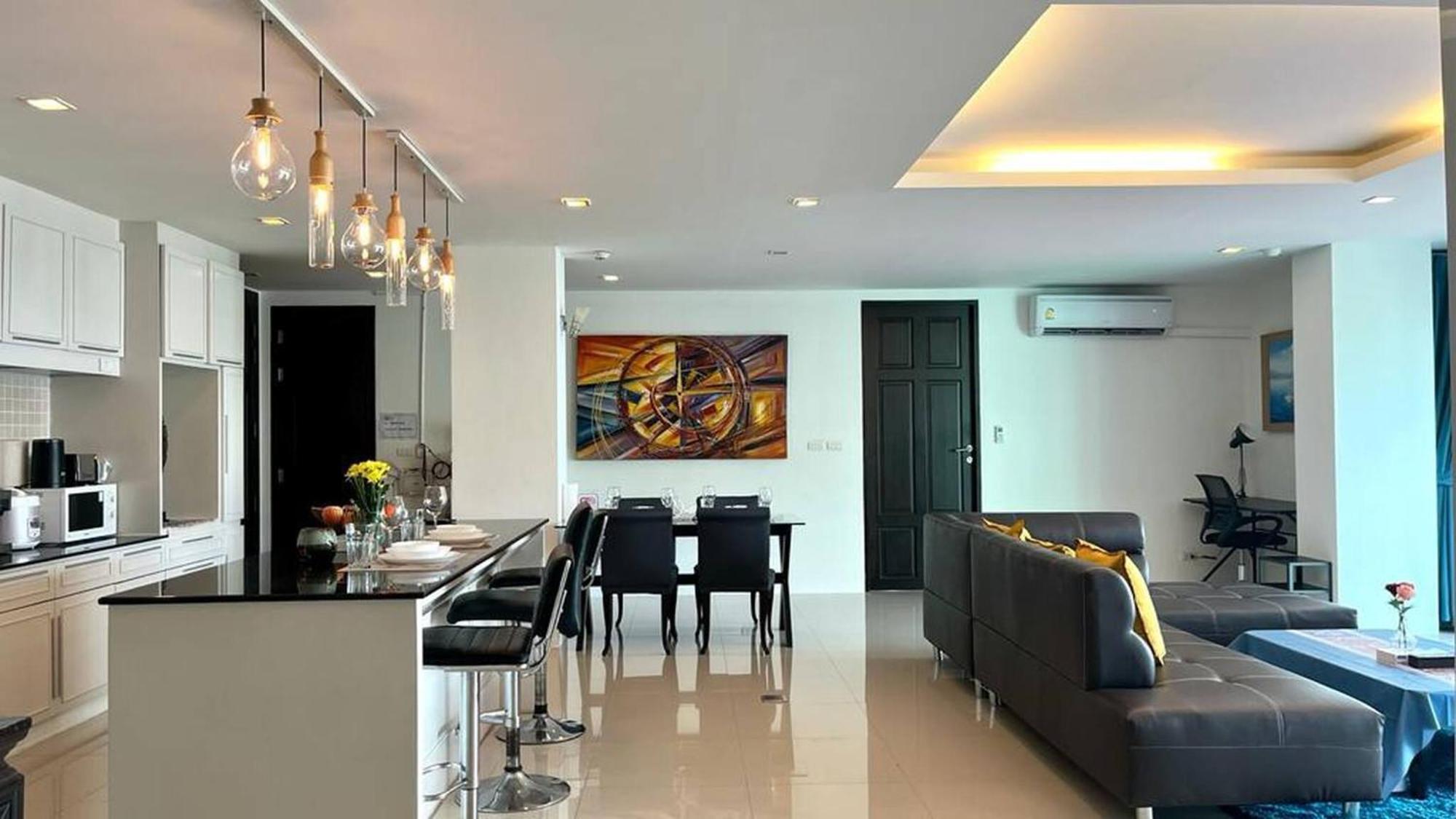 Apartment 6-18 - Penthouse 3 Bedrooms Walking To Patong