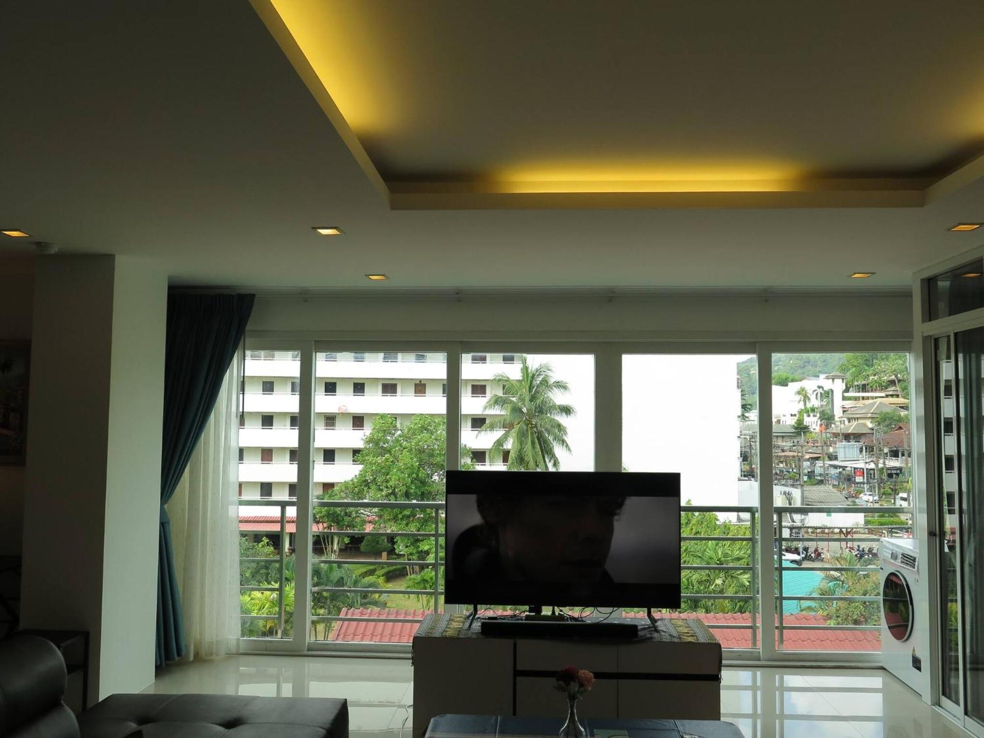 6-18 - Penthouse 3 Bedrooms Walking To
