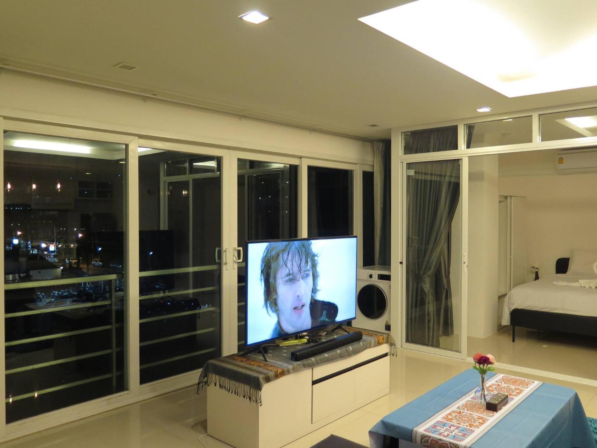 6-18 - Penthouse 3 Bedrooms Walking To Apartment Patong