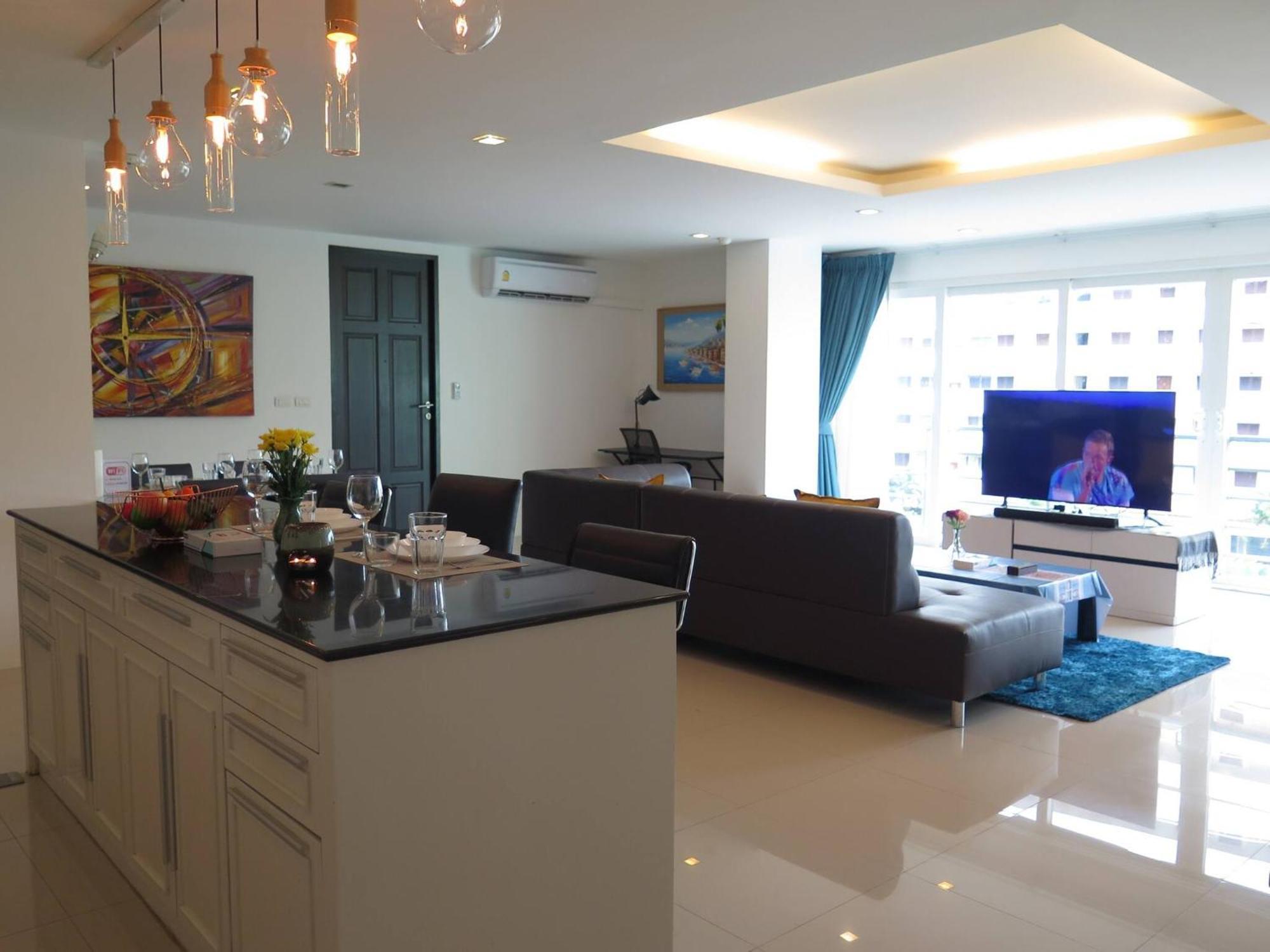 6-18 - Penthouse 3 Bedrooms Walking To Apartment Patong