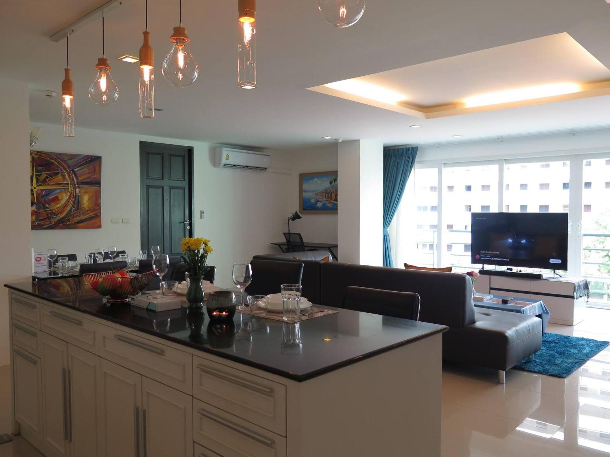 6-18 - Penthouse 3 Bedrooms Walking To Apartment Patong