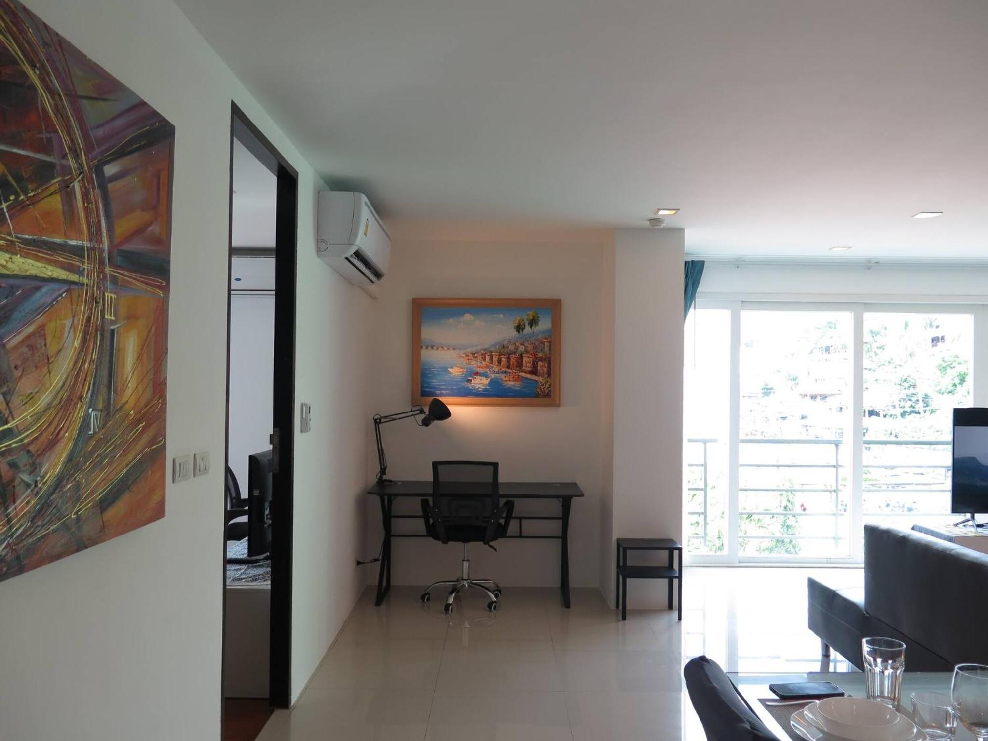 6-18 - Penthouse 3 Bedrooms Walking To *