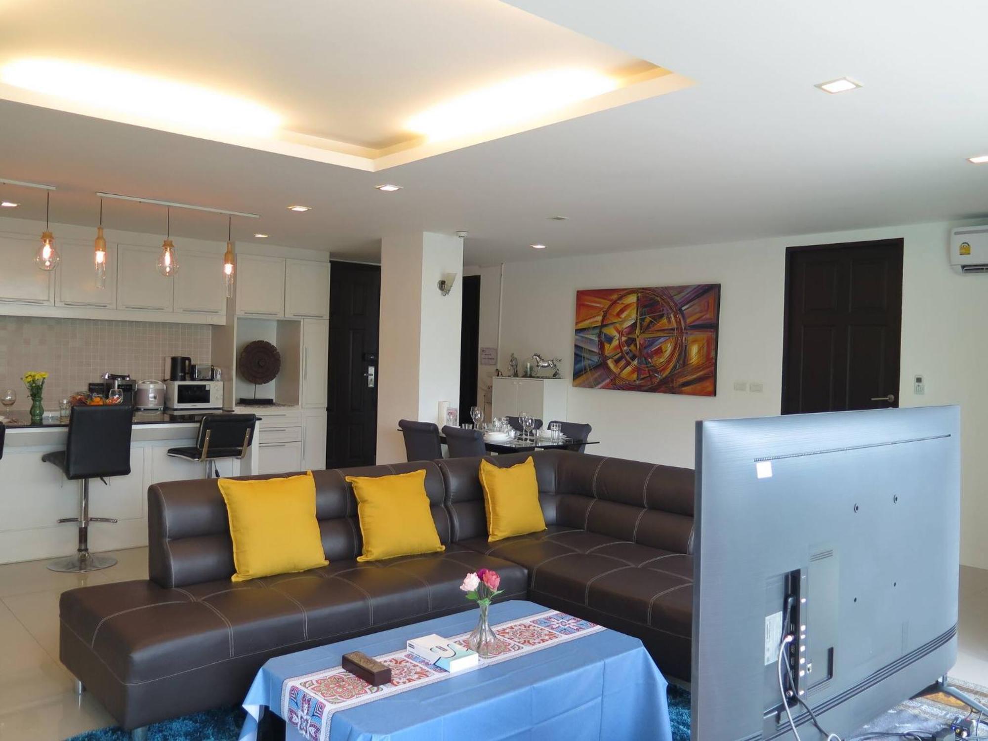 6-18 - Penthouse 3 Bedrooms Walking To Patong