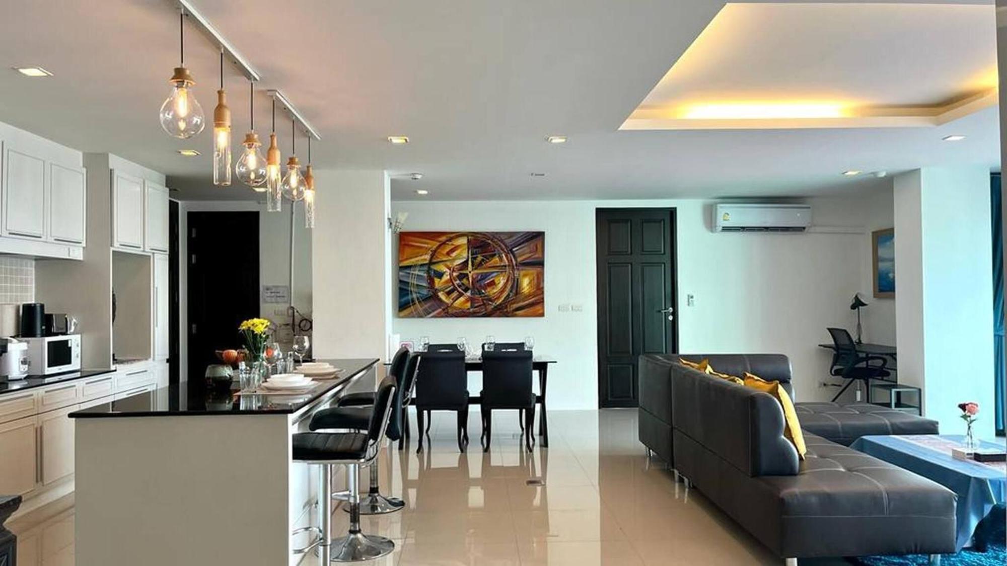 6-18 - Penthouse 3 Bedrooms Walking To
